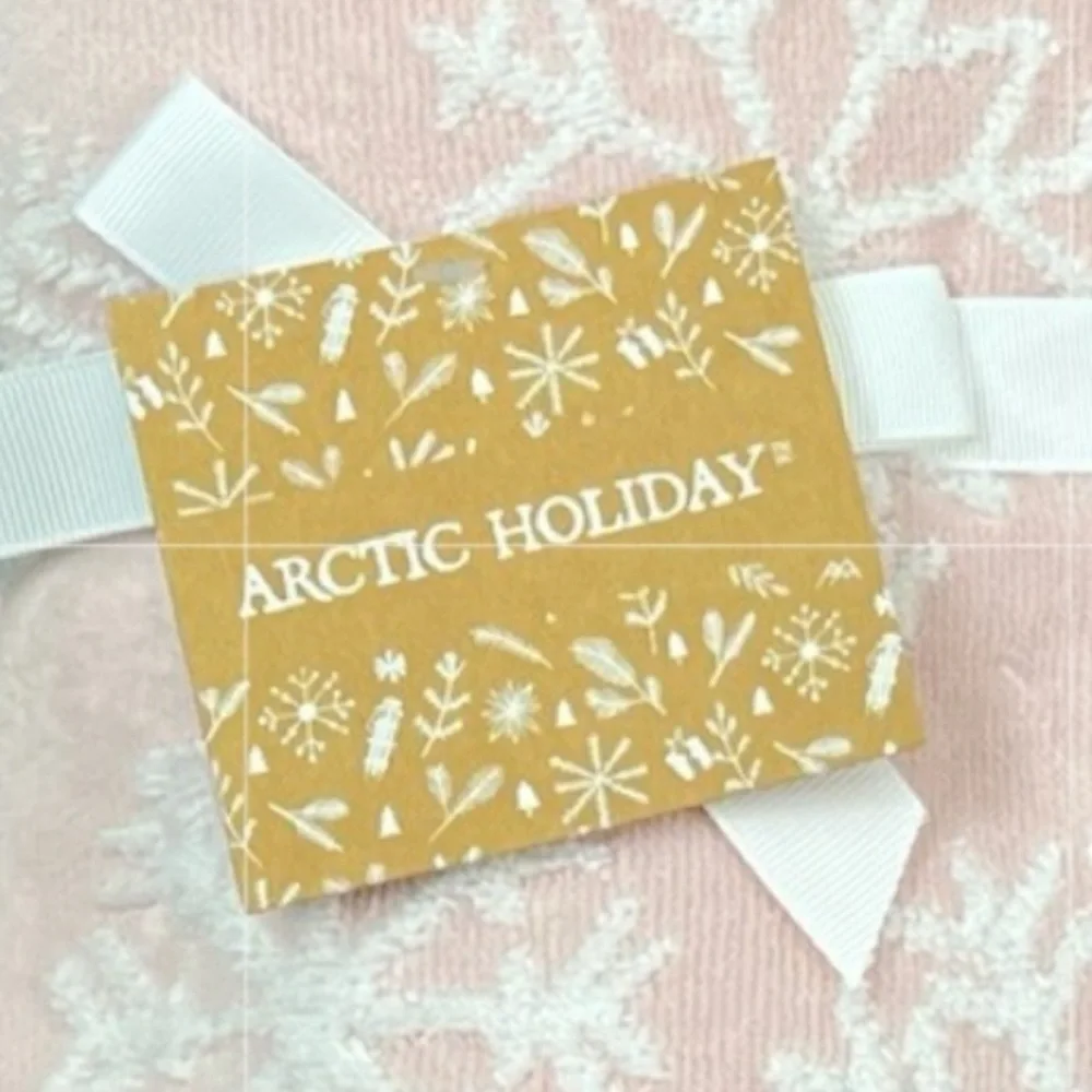 Arctic Holiday - ‘Snowflakes - Pink’ bath towel set. NWT Firm!